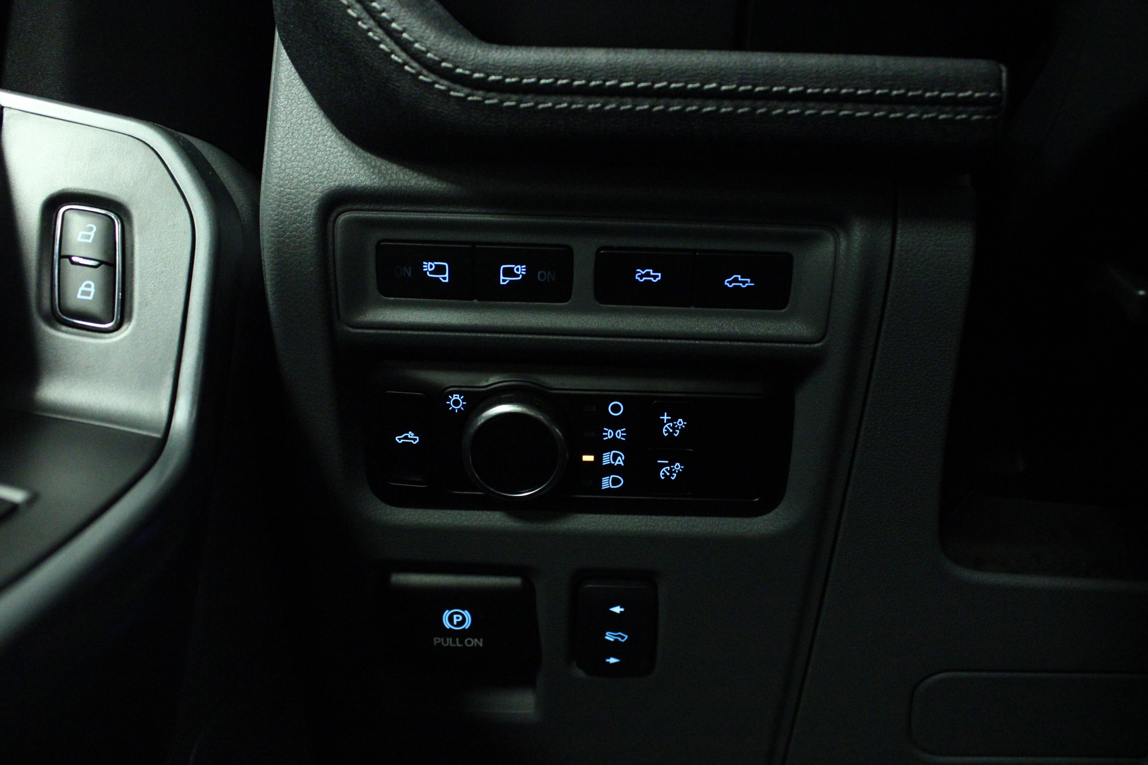 2024 Ford F-150 Lightning photo 12