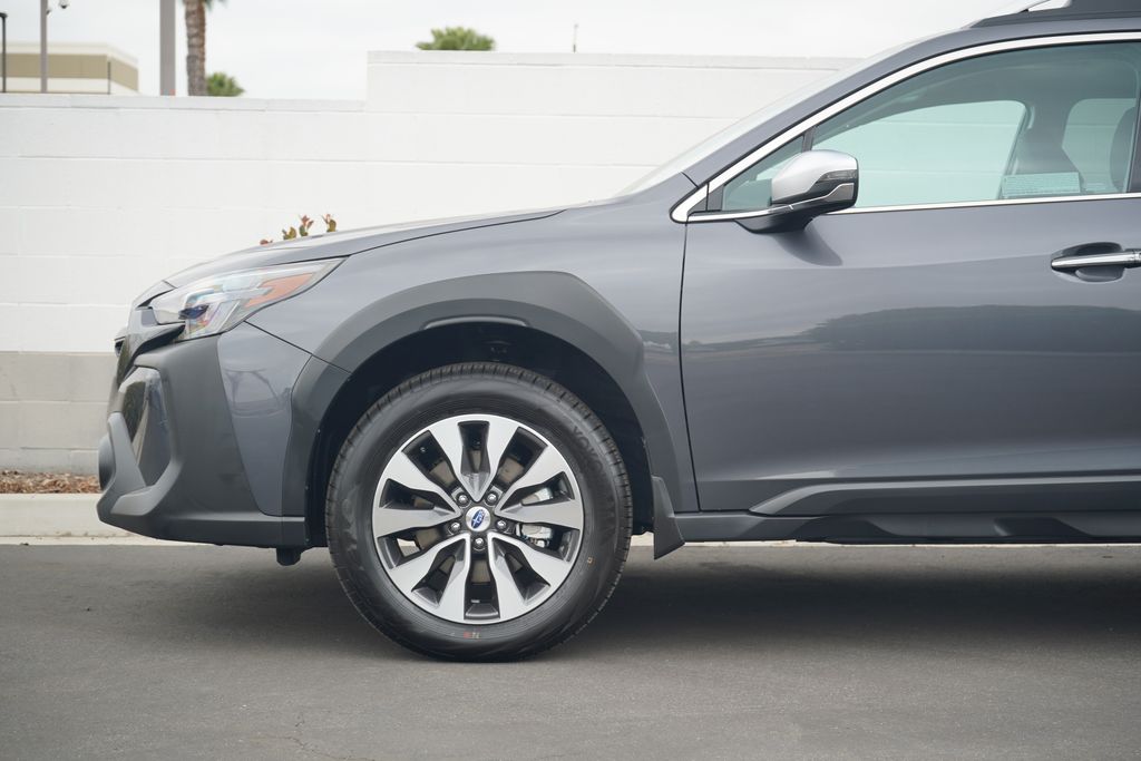 2025 Subaru Outback Touring XT photo 2