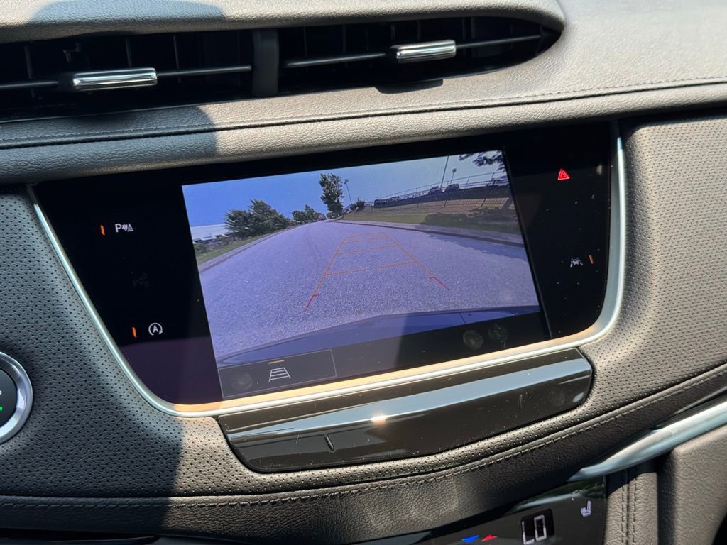 2025 Cadillac XT6 Luxury photo 4