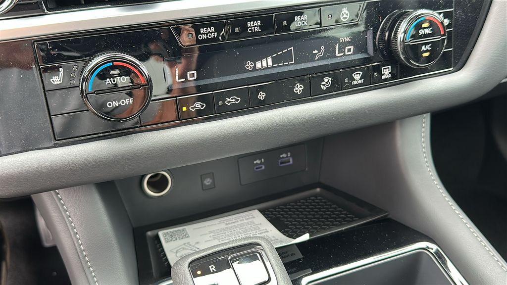2025 Nissan Pathfinder SL photo 20