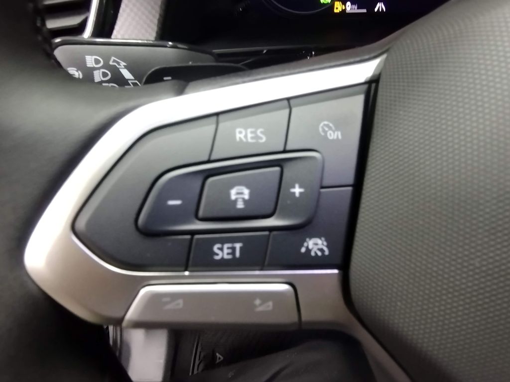 2025 Volkswagen Atlas Peak Edition SE photo 25