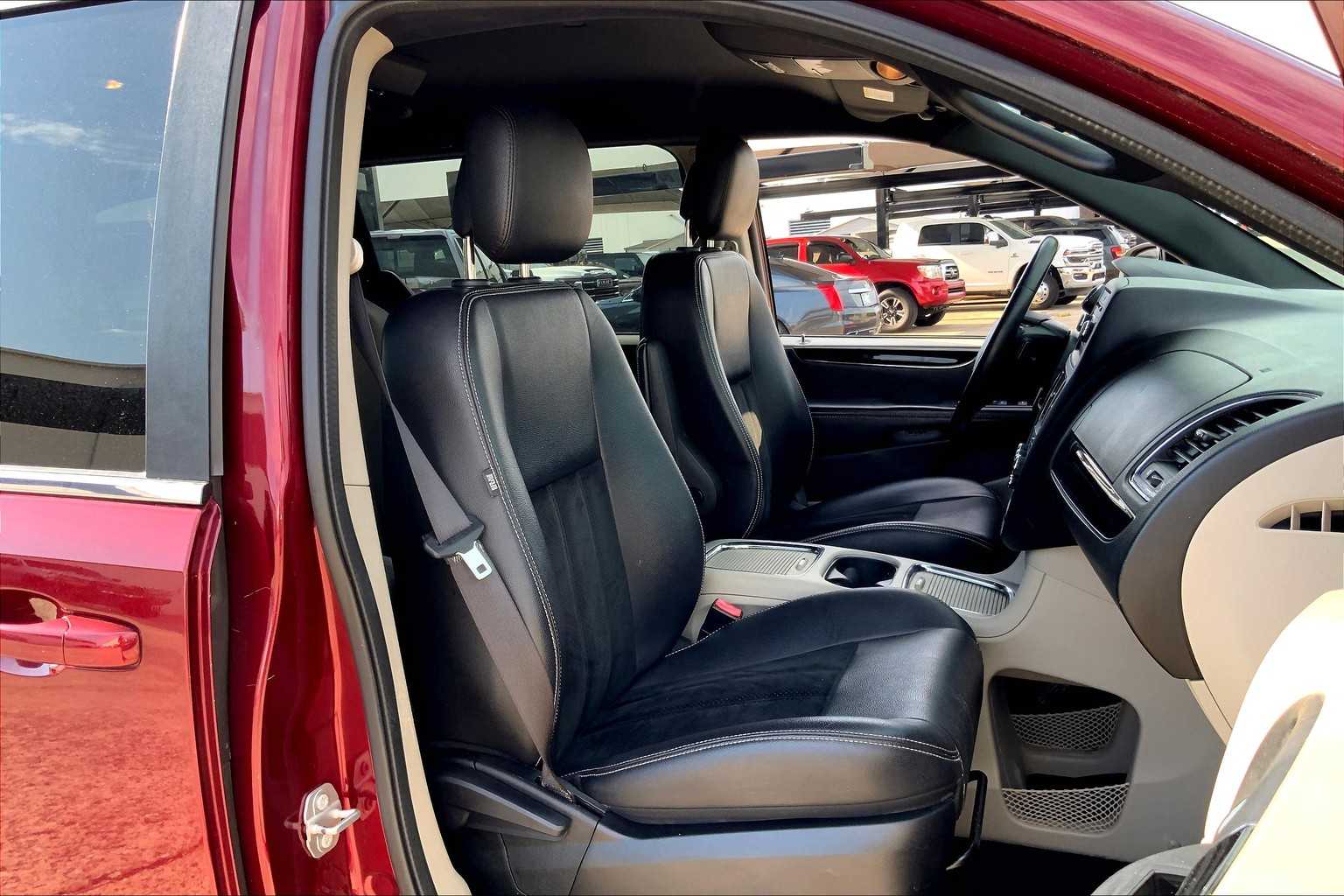 2017 Dodge Grand Caravan SXT photo 8