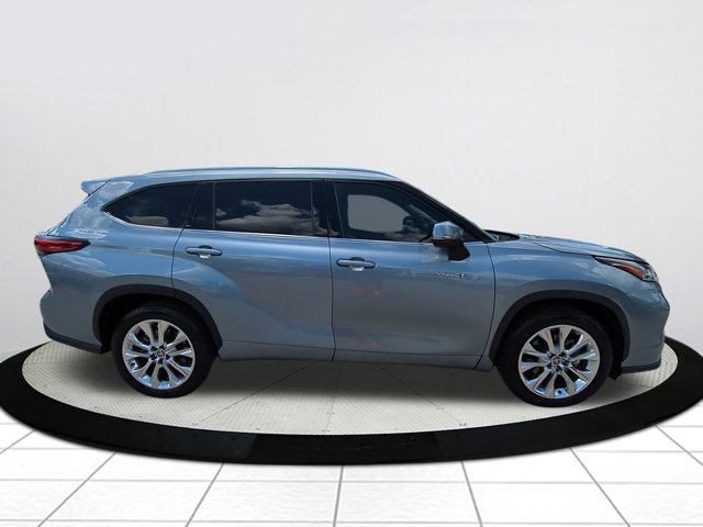 2021 Toyota Highlander Hybrid Limited photo 2