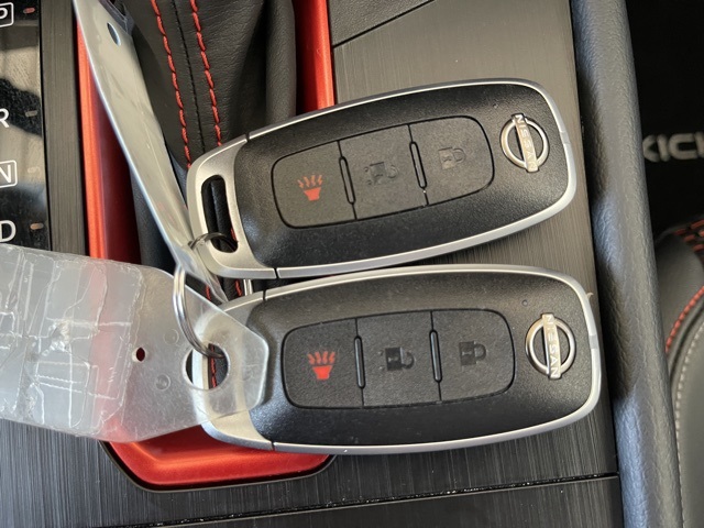 2025 Nissan Kicks SR photo 25