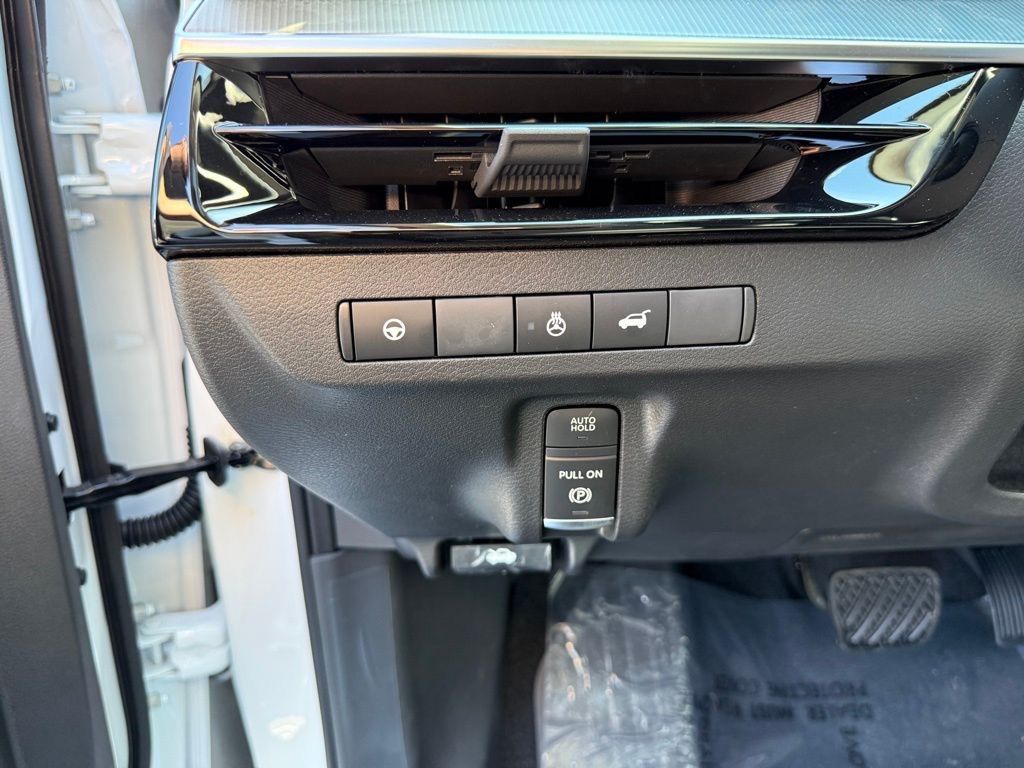2025 Nissan Murano SL photo 9