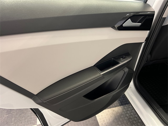 2025 Volkswagen Taos S photo 9