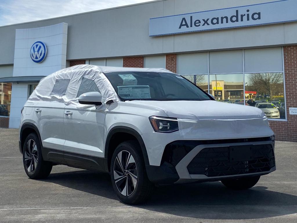 2025 Volkswagen Taos SE's photo