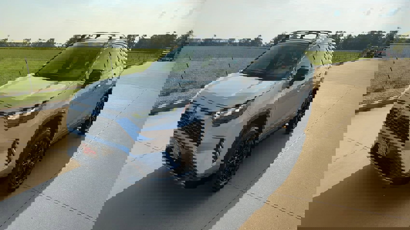 2023 Toyota RAV4 Hybrid XSE photo 3