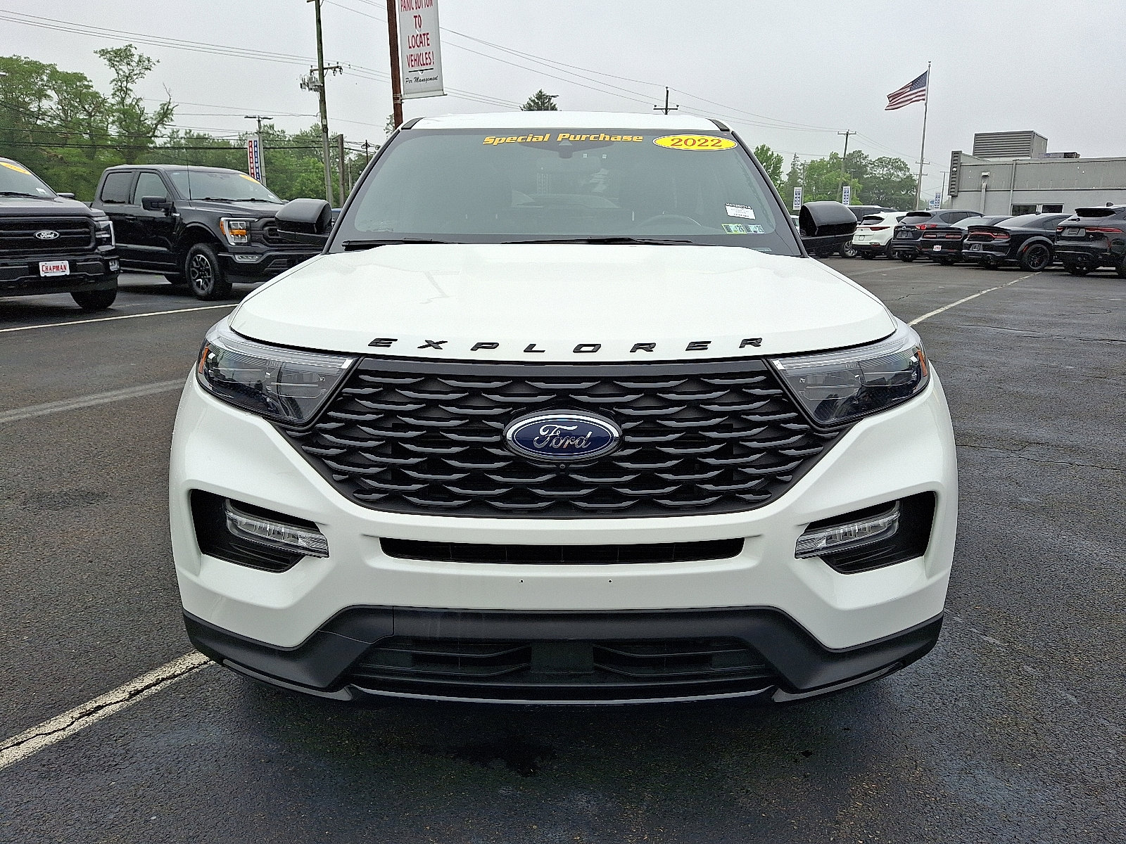 2022 Ford Explorer ST-Line photo 2