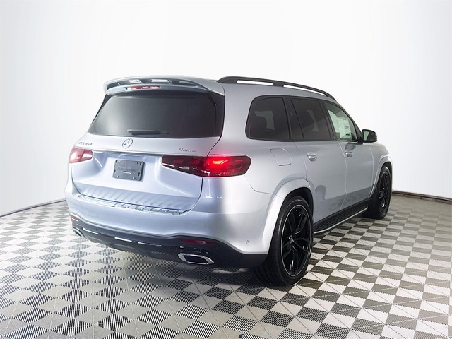 2026 Mercedes Benz GLS 450 4MATIC photo 4
