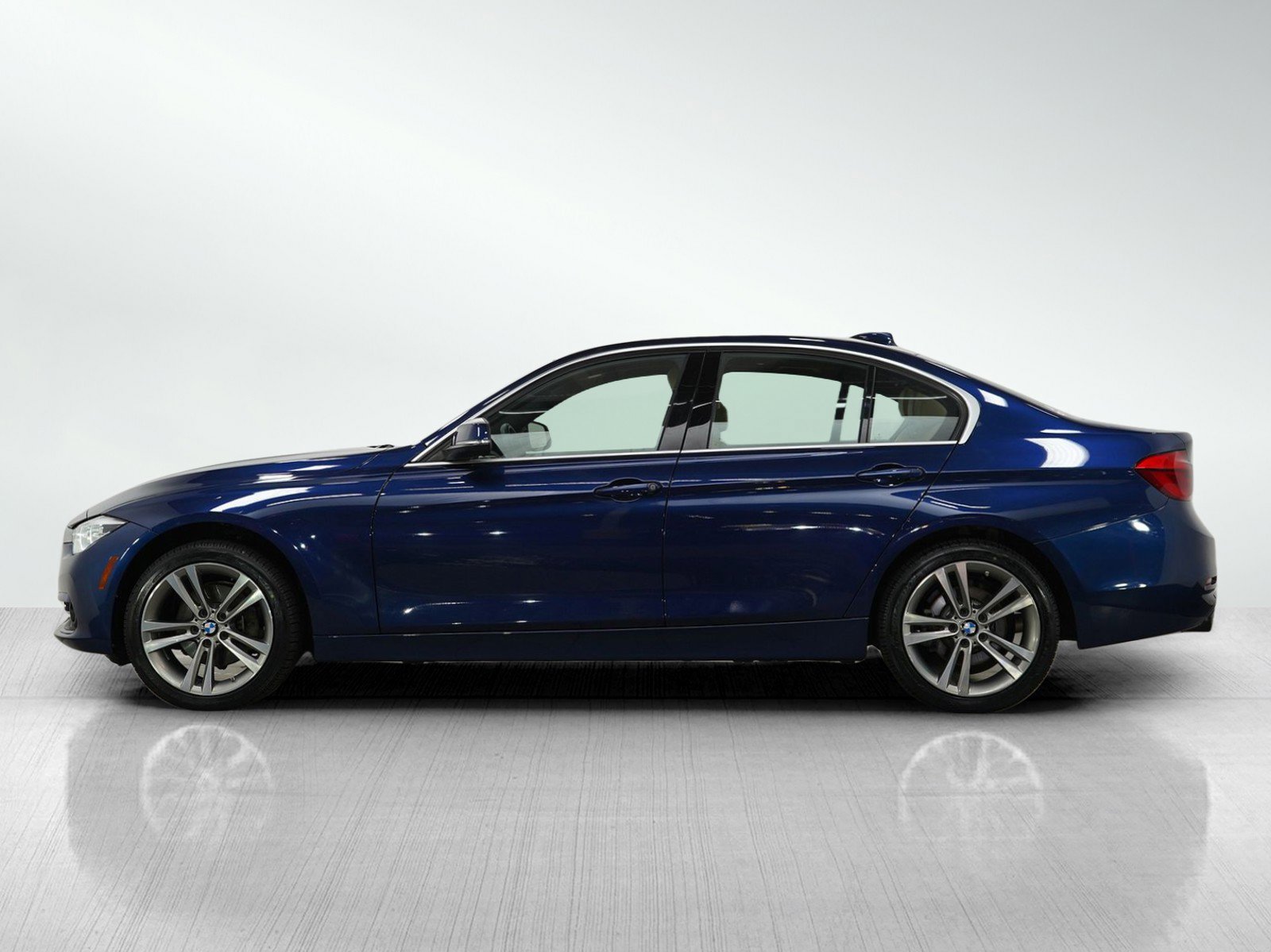 Used 2018 BMW 3 Series 330i with VIN WBA8D9C53JEM33848 for sale in White Bear Lake, Minnesota