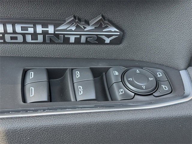 2025 Chevrolet Silverado 1500 High Country photo 18