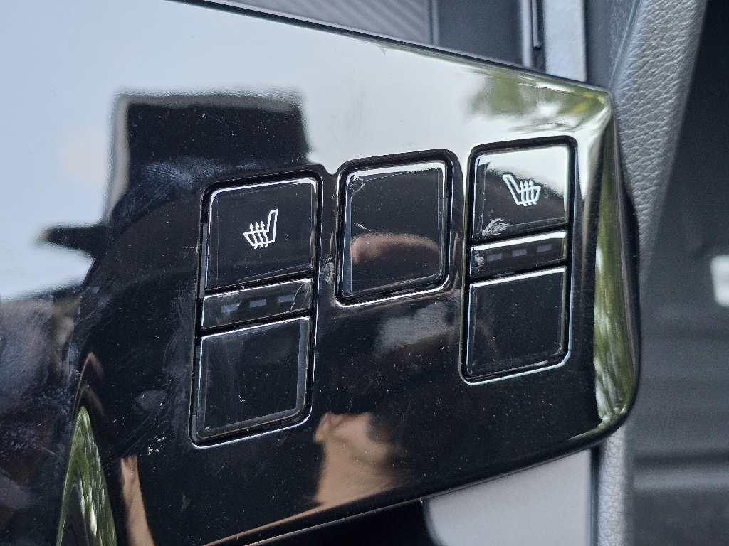 2025 Kia Sportage Hybrid LX photo 10