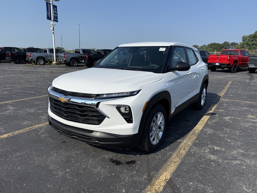 2026 Chevrolet Trailblazer LS photo 3