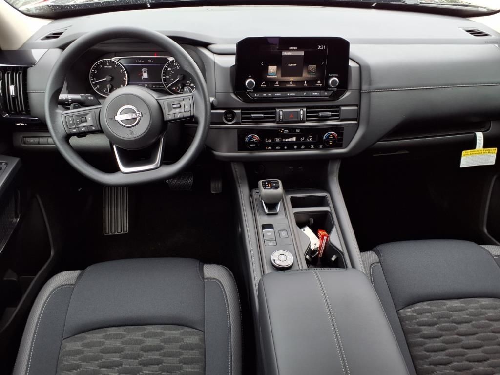 2025 Nissan Pathfinder S photo 4