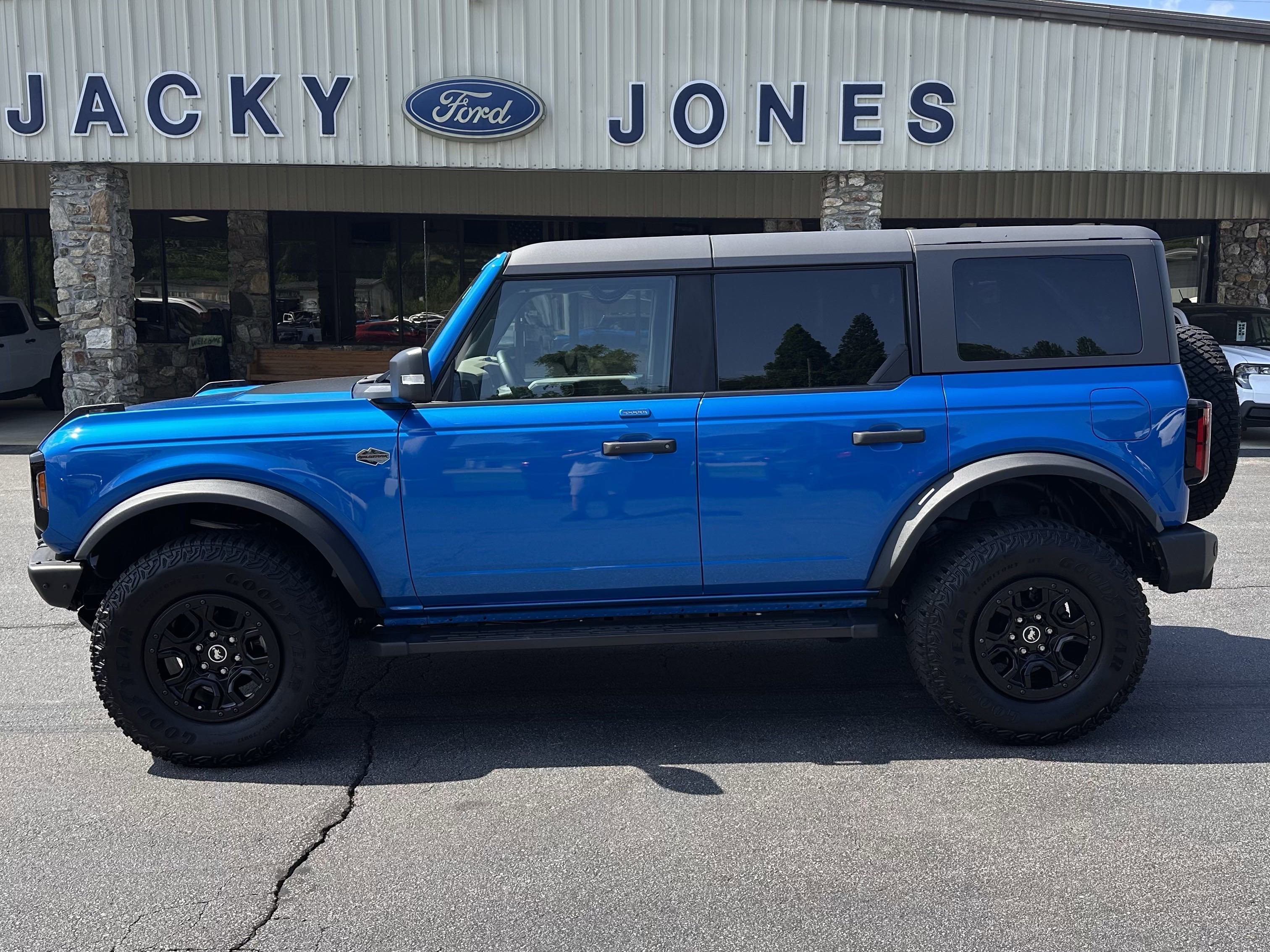 2023 Ford Bronco 4-Door Wildtrak's photo