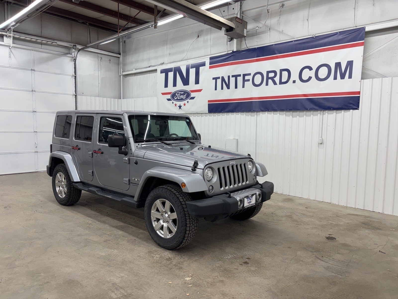 2018 Jeep Wrangler Unlimited Sahara photo 2