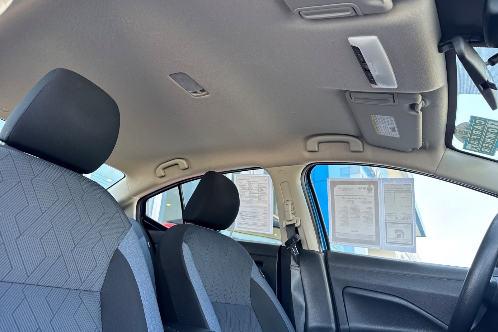 2023 Nissan Versa 1.6 SV photo 18