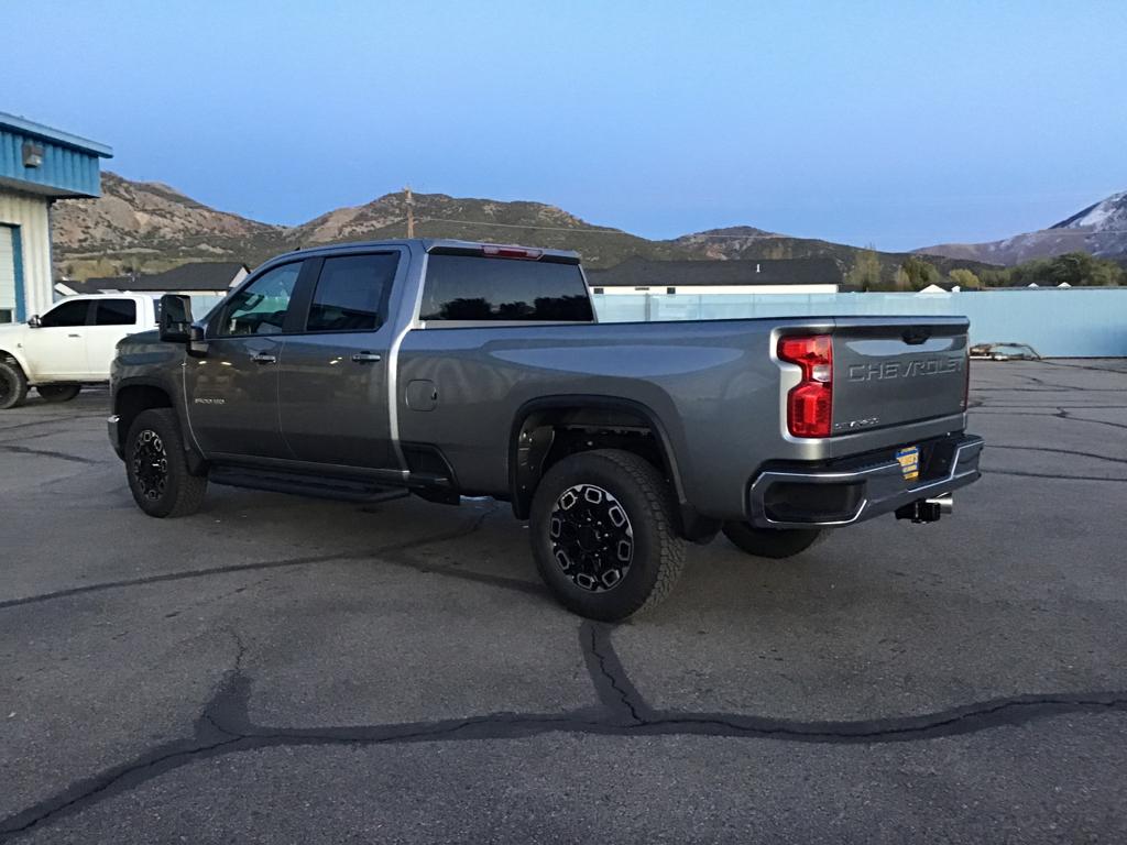 2025 Chevrolet Silverado 3500HD LT photo 3