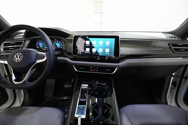 2025 Volkswagen Atlas Cross Sport SEL photo 2