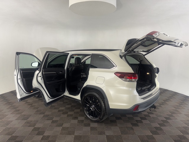 2019 Toyota Highlander Base photo 14