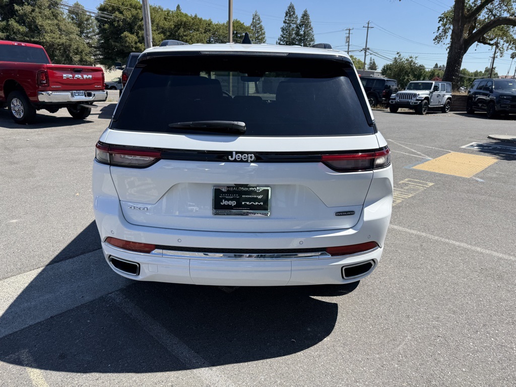 2025 Jeep Grand Cherokee Overland photo 4