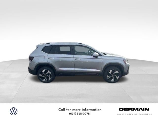2025 Volkswagen Taos SE photo 3