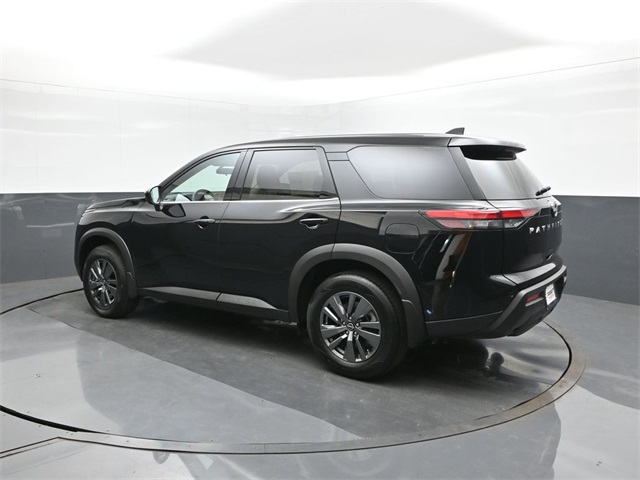 2025 Nissan Pathfinder S photo 5