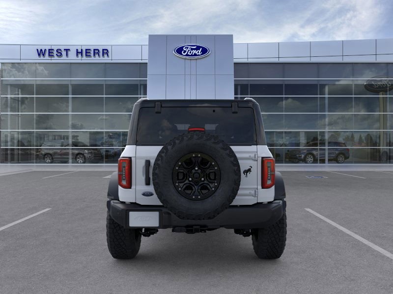 2025 Ford Bronco Outer Banks photo 4