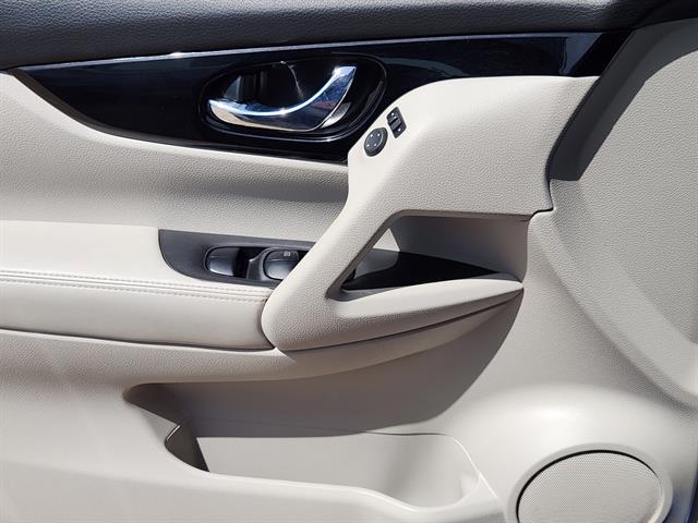 2022 Nissan Rogue Sport SL photo 16
