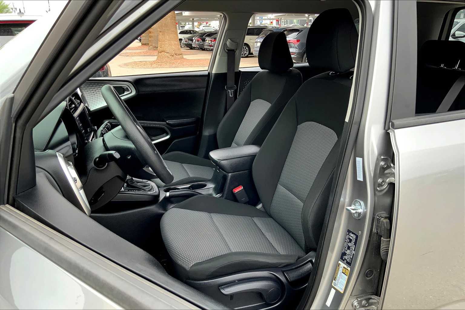 2023 Kia Soul LX photo 7