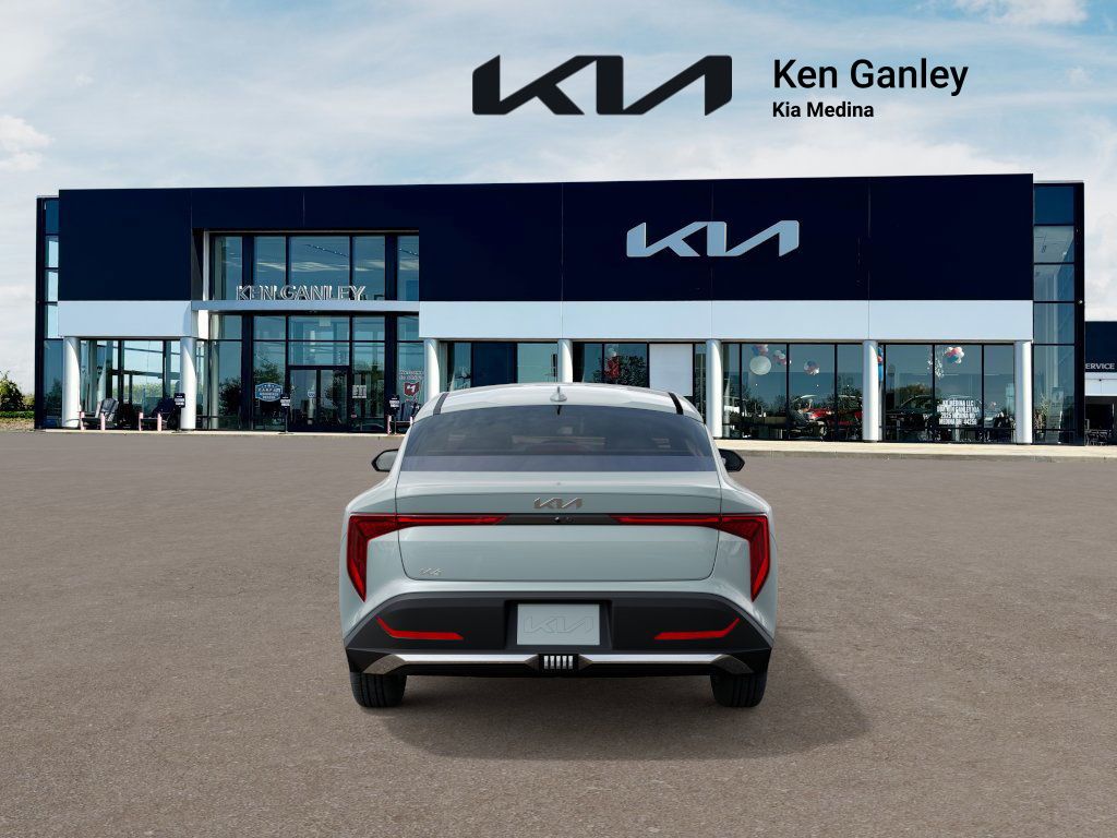 2025 Kia K4 LXS photo 3