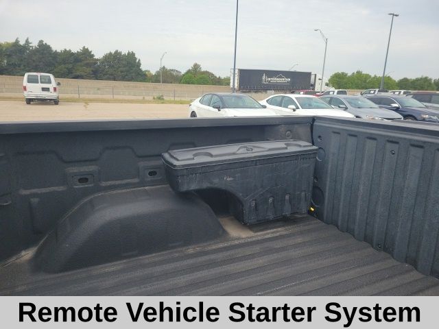2019 Chevrolet Silverado 1500 LTZ photo 2