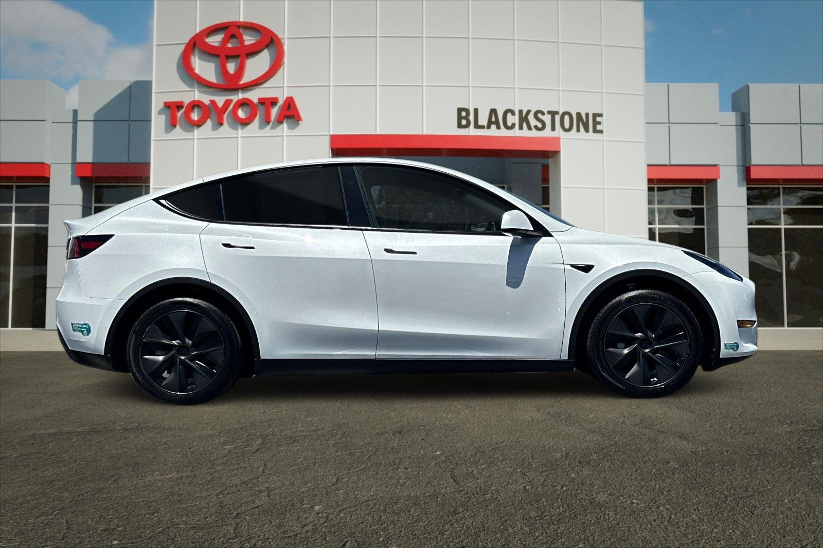 Used 2025 Tesla Model Y Long Range with VIN 7SAYGDED3SF321247 for sale in Fresno, CA