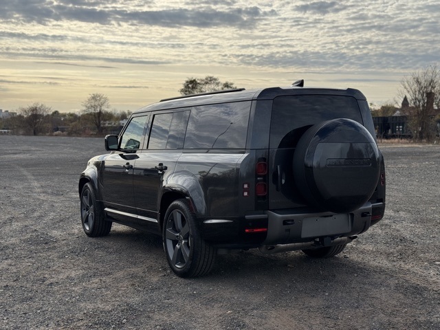 2024 Land Rover Defender 130 Outbound photo 3