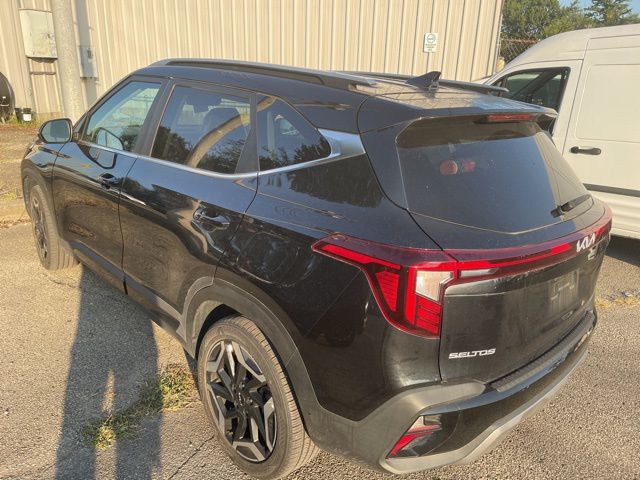 2024 Kia Seltos SX photo 2