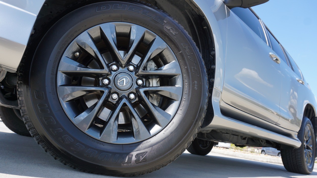 2023 Lexus GX Premium photo 11
