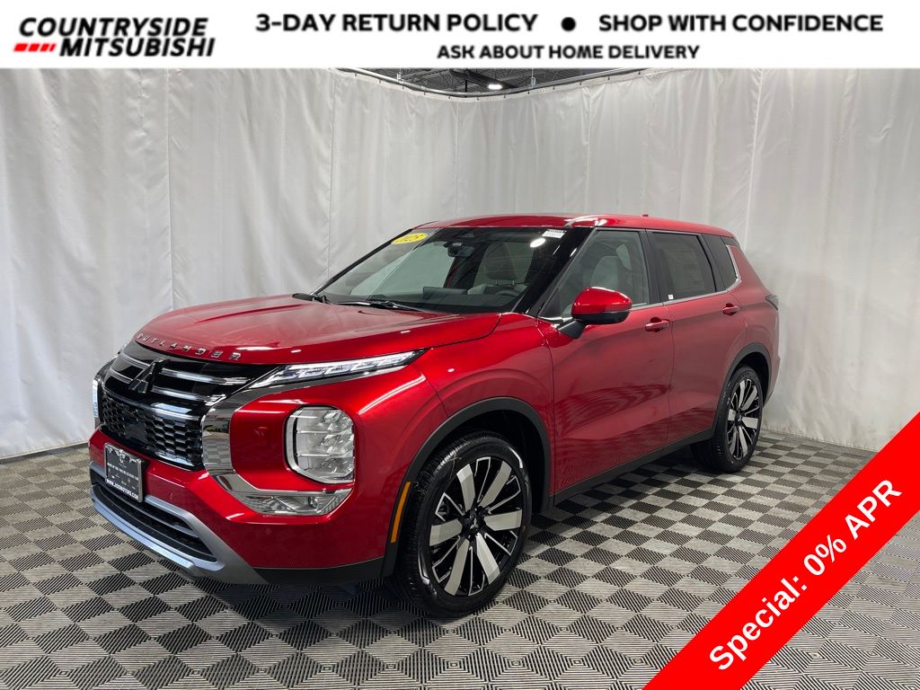 2025 Mitsubishi Outlander SE's photo