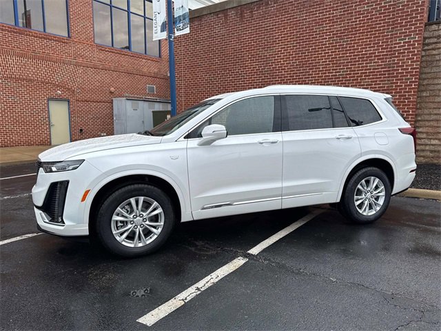 2025 Cadillac XT6 Luxury photo 3