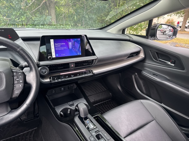 2024 Toyota Prius XLE photo 32