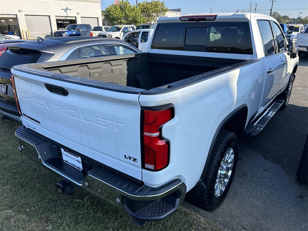 2024 Chevrolet Silverado 2500HD LTZ photo 3