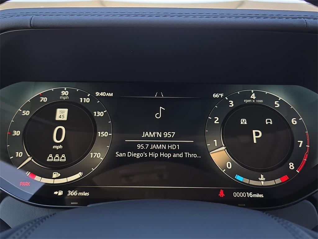 2025 Land Rover Range Rover SE photo 17