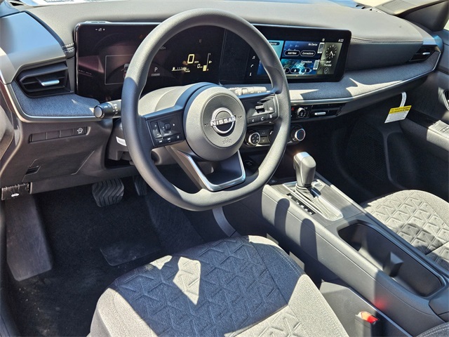 2025 Nissan Kicks SV photo 2