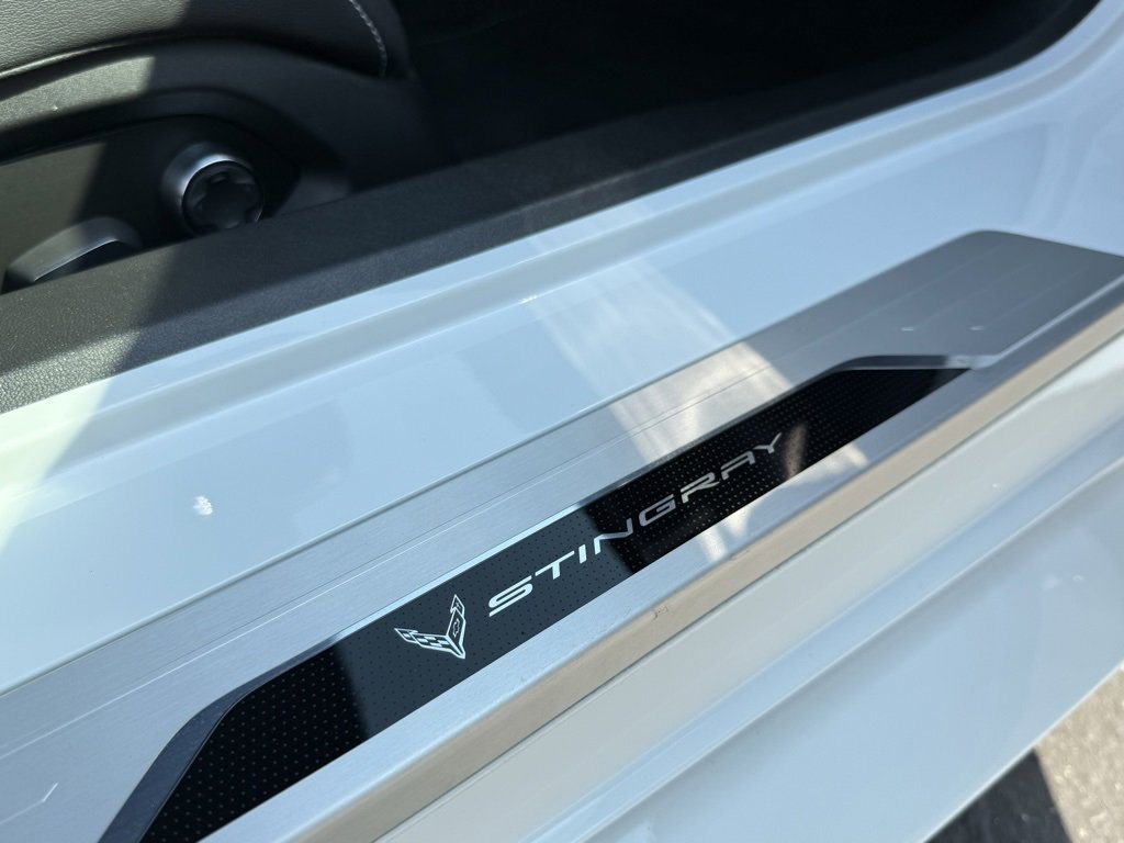 2025 Chevrolet Corvette Stingray 2LT photo 18