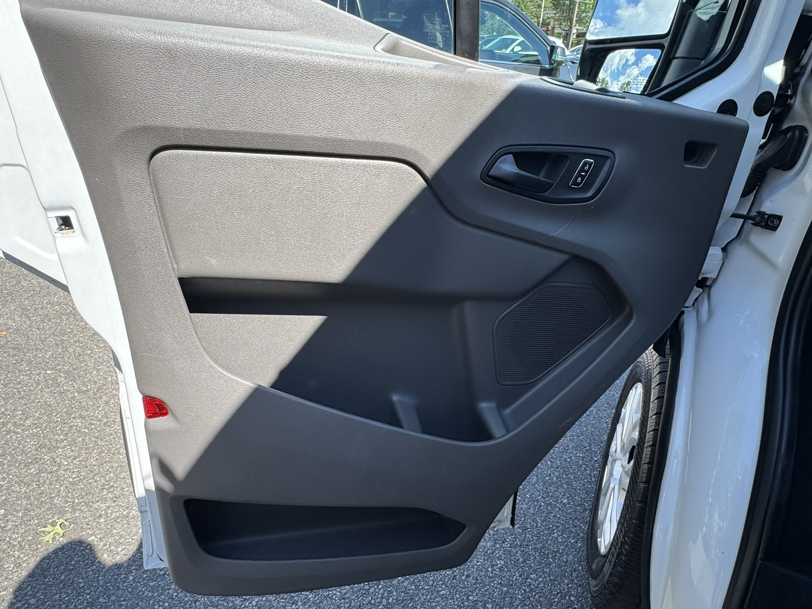 2024 Ford Transit photo 32