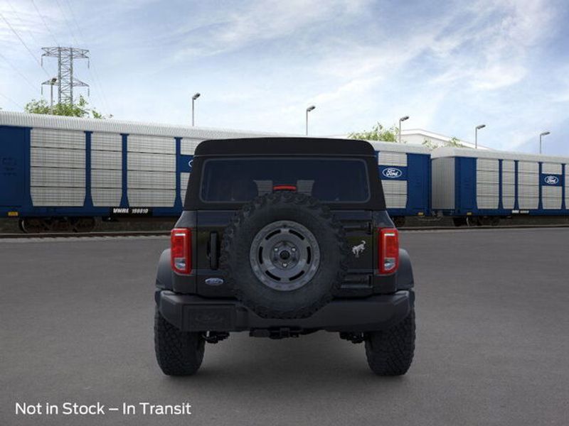 2025 Ford Bronco Base photo 5