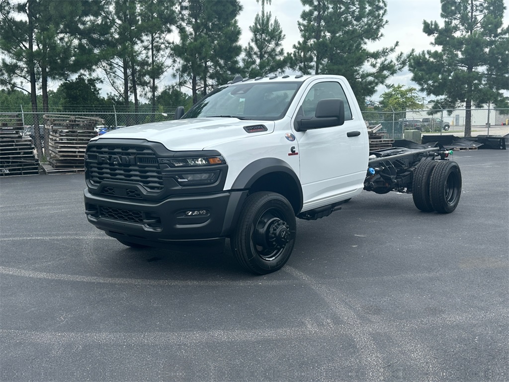 2025 Ram 4500 Tradesman photo 2