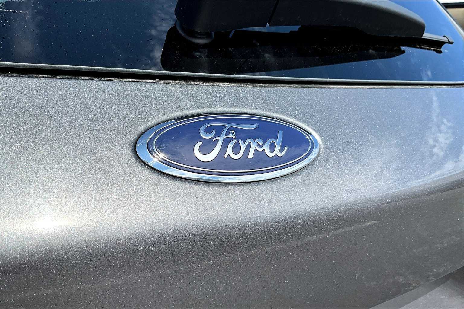 Image of Pre-Owned 2022 Ford Escape SE