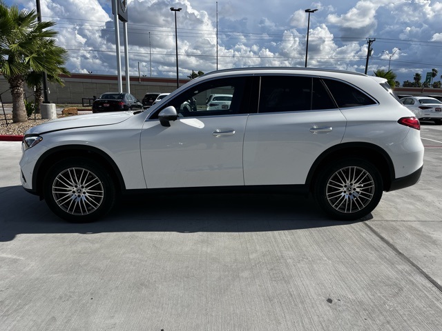 2026 Mercedes Benz GLC 300 photo 3