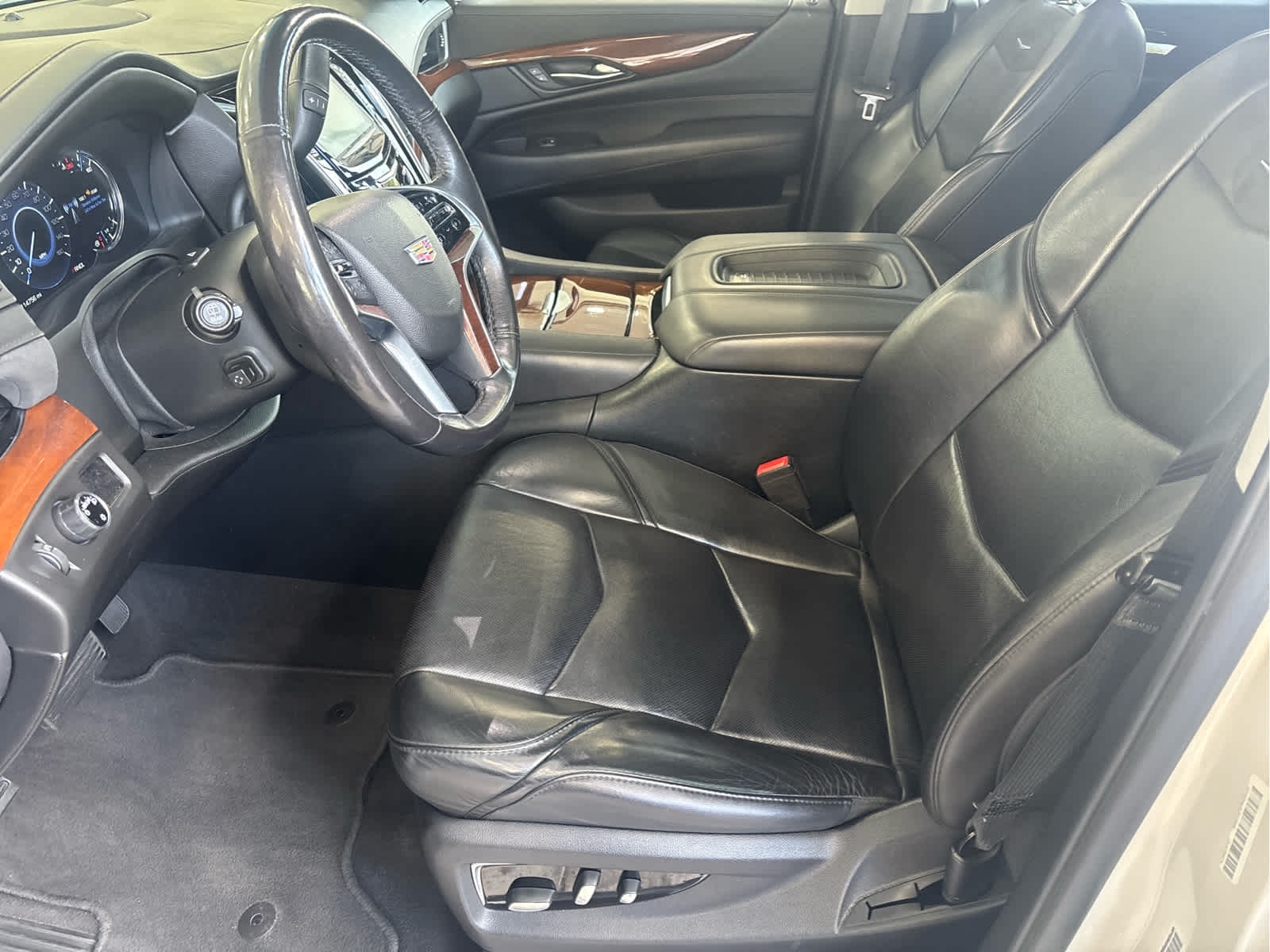 2018 Cadillac Escalade ESV Luxury photo 9